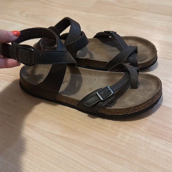 Sandals - Picture 2 of 5
